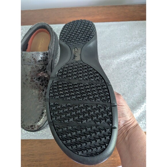 Clarks Pro Clog Womens 9 M Professional Gunmetal Gray Shimmer Leather Shoe Comfy - Picture 6 of 10